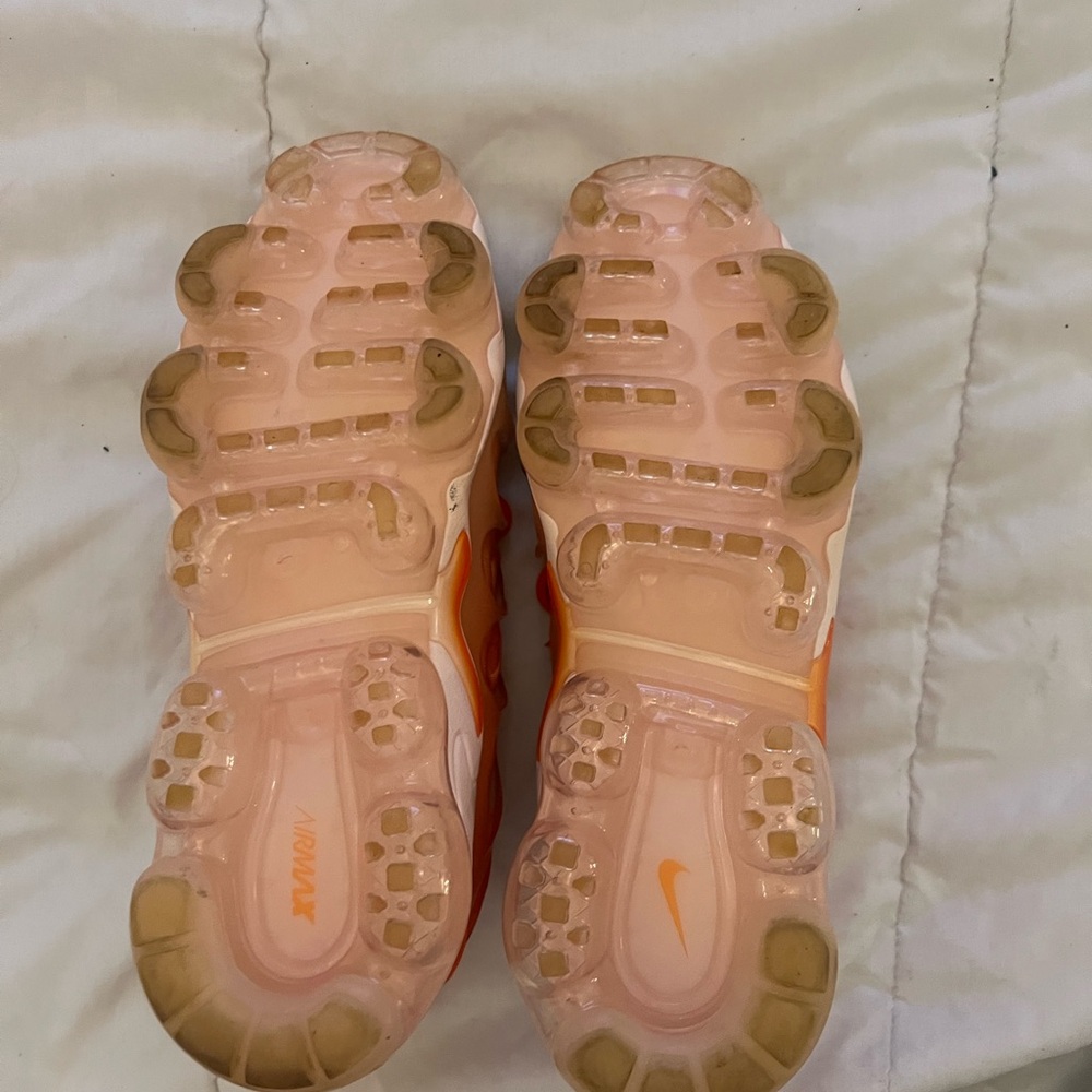 Nike Women's Bright Orange Athletic Shoes - Picture 6 of 6